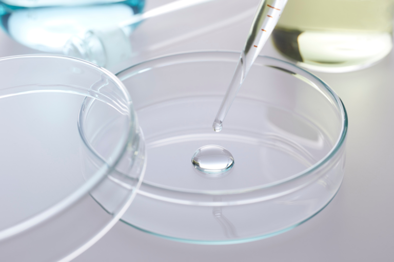 【本質を選ぶ】なぜ「3.5%」なのか。真皮を見据えた大人の効率的選択